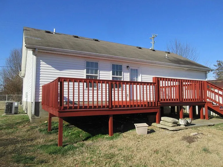 1551 Ridgemont Dr — Photo 6