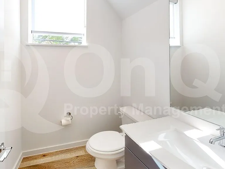 5020 Bryan St #305 — Photo 24