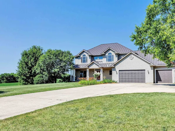 N4043 Morgan Dr, Waupaca, WI 54981