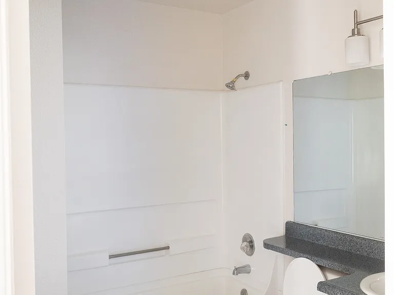Walnutwood Apartments — Photo 31