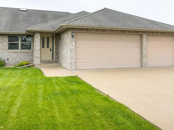 2305 Deerborn Dr, Dubuque, IA 52002