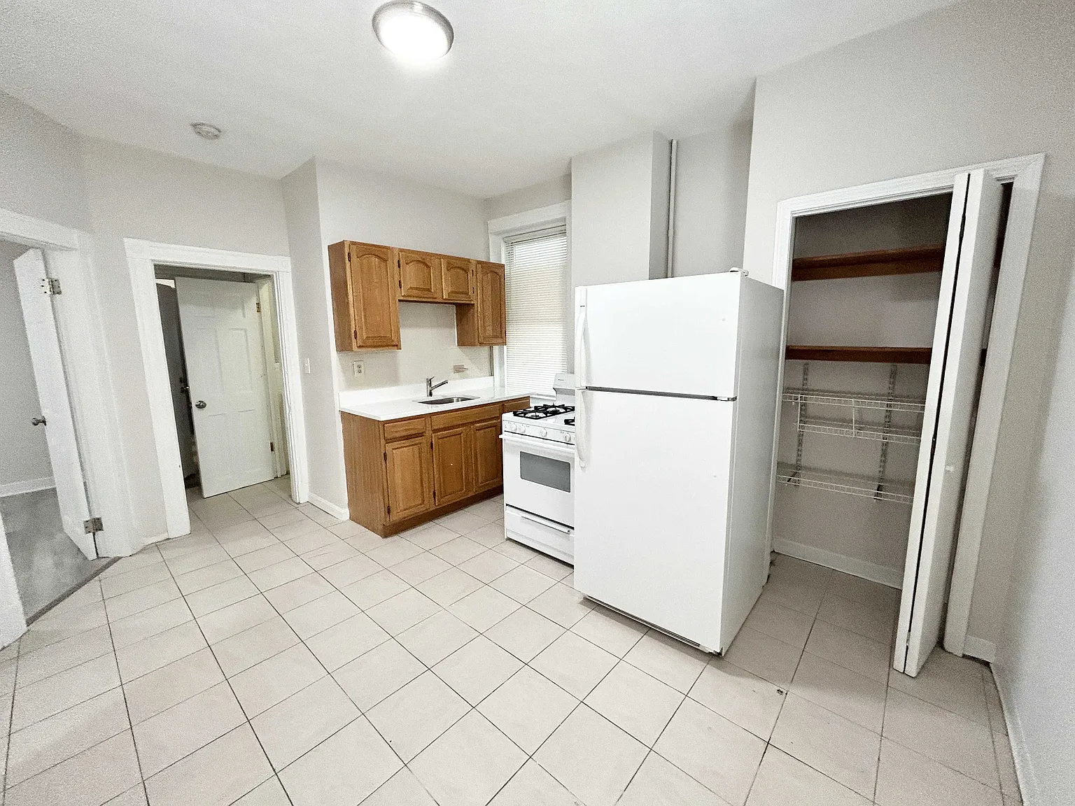 2 bed, $2,600 — Photo 4