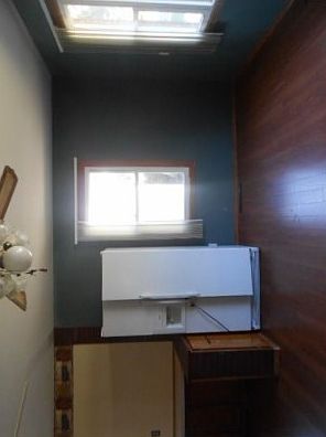 4th image of 1813 S Taft Ave