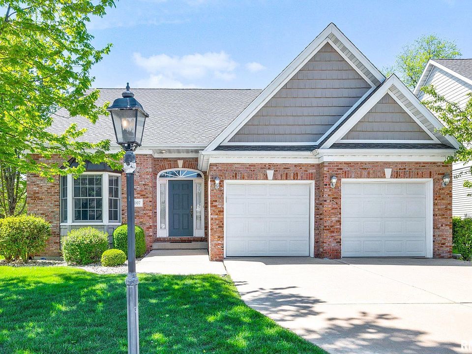 1st image of 1007 Applewood Ln #35