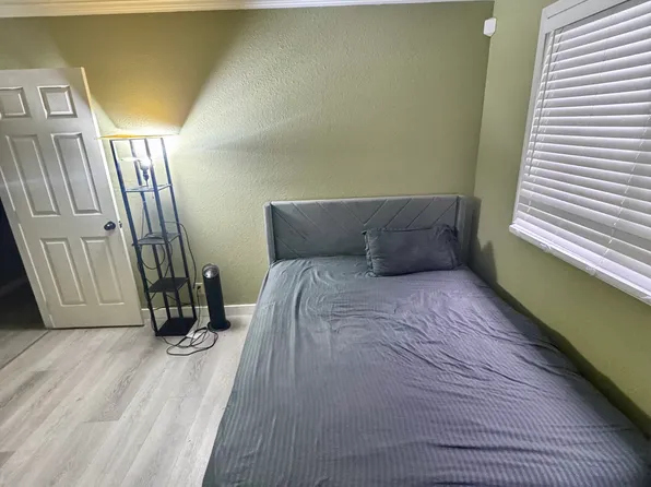 (undisclosed Address), Federal Way, WA 98003