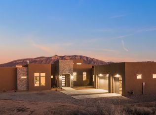 95 Todos Juntos Rd, Corrales, NM 87048