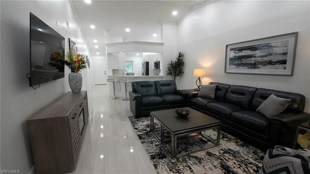 2 bed, 2.0 bath, 1203 sqft, $8,500 — Photo 3