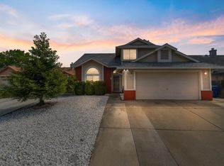 8133 Pine Oaks Ct, Sacramento, CA 95828