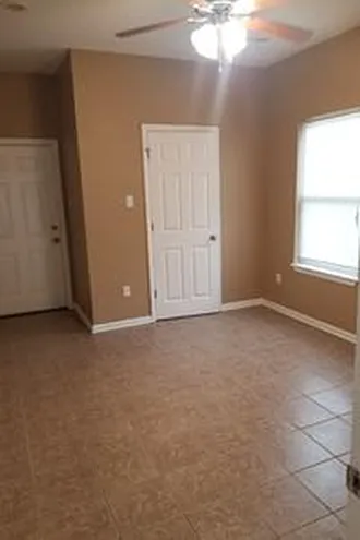 2309 Louisa St — Photo 8