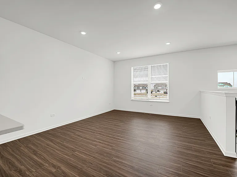 25720 W Yorkshire Dr — Photo 4