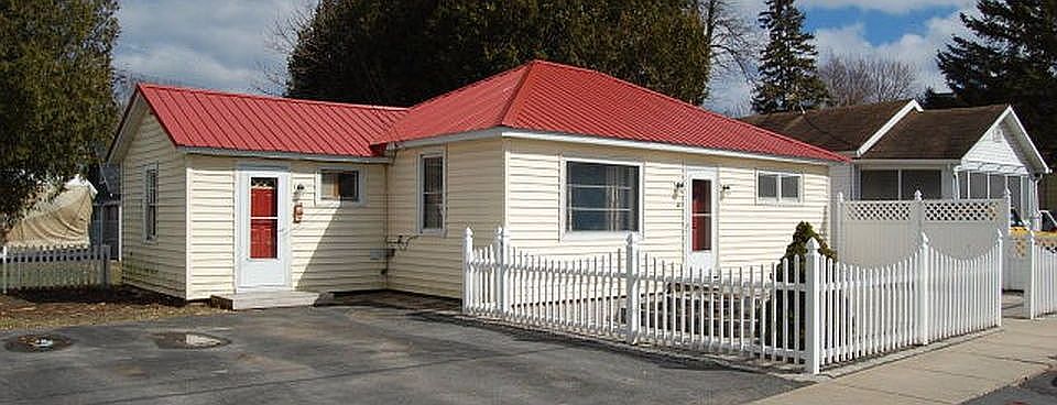 Quaint bungalow-quietstreet