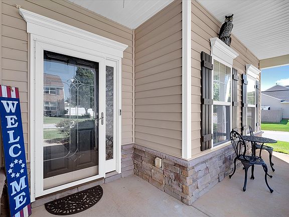 2nd image of 2 Hartline Ct