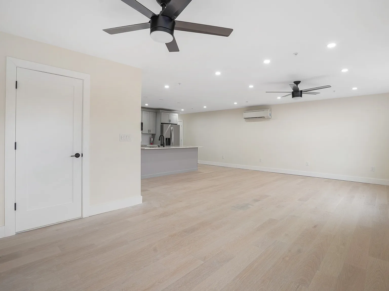 1 bed, 1.5 bath, 1385 sqft, $2,500 — Photo 3