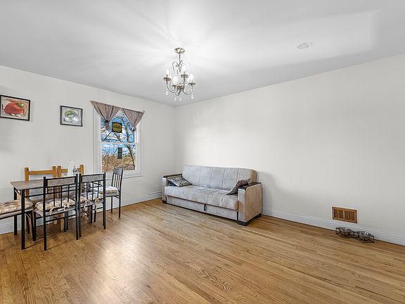 4th image of 360 Gorge Rd Floor 2