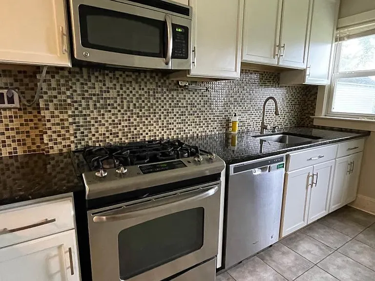 721 Mayflower Ave — Photo 29