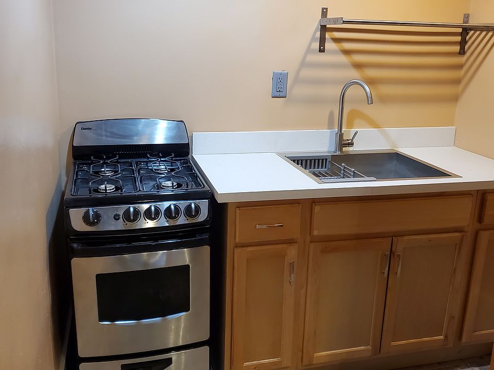 Studio Apt Kitchen