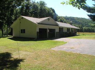 Hancock Hwy, Equinunk, PA 18417