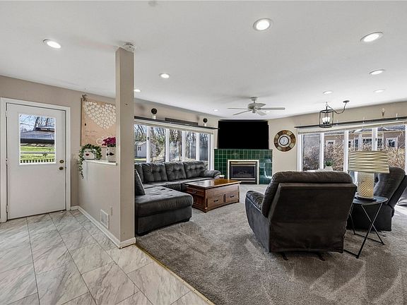 4th image of 1738 Creek St