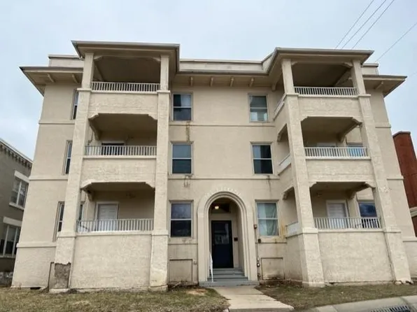 618 W 3rd St, Waterloo, IA 50701