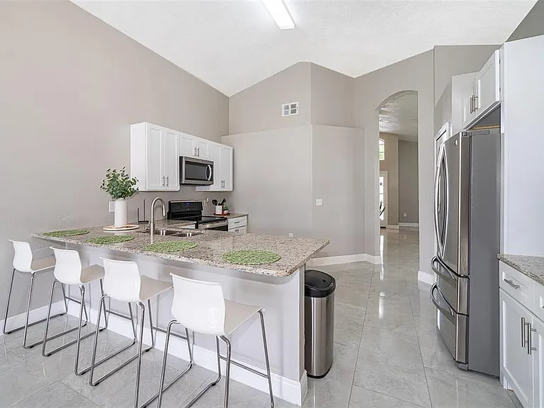 207 Langham Dr — Photo 9