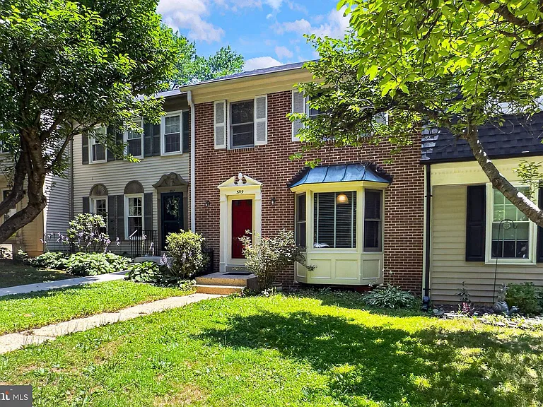 5719 Oakshore Ct — Photo 2