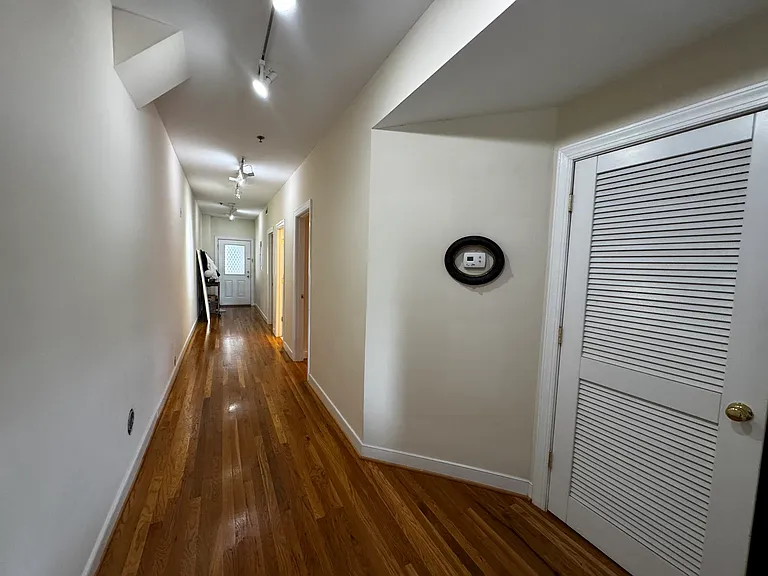 215 N 19th St #32 — Photo 4