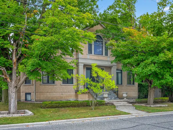 63 Gordon Rd, Toronto, ON M2P 1E3