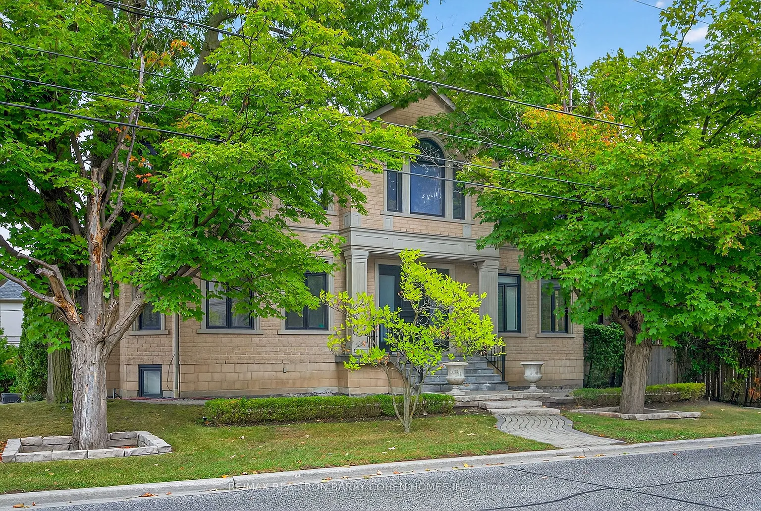 63 Gordon Rd photo 1