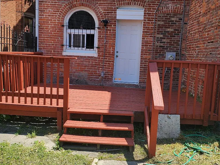 2502 N Ellamont St — Photo 11