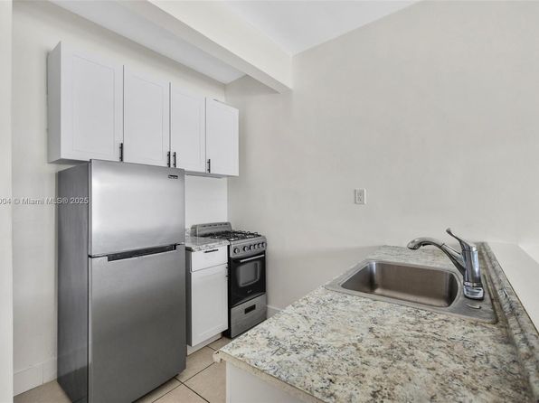 8135 Crespi Blvd APT 4