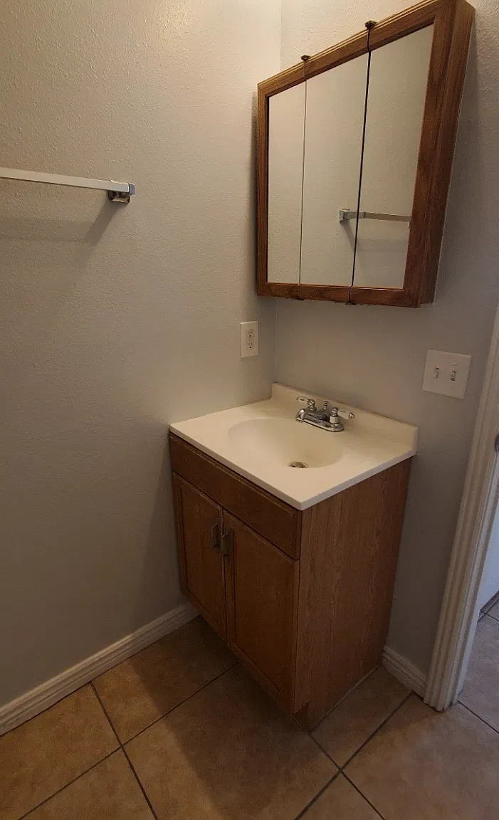 5295 S 1760 W - B — Photo 4