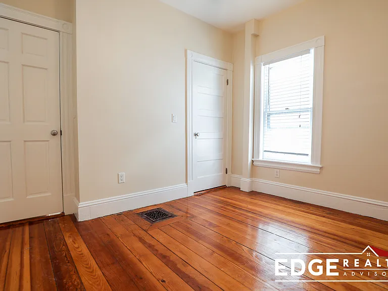 34 Antwerp St — Photo 9