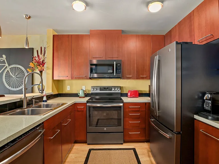 655 Crockett St #B201 — Photo 10