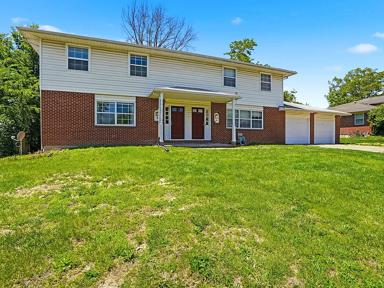 405 Brewer Dr #B — Photo 2