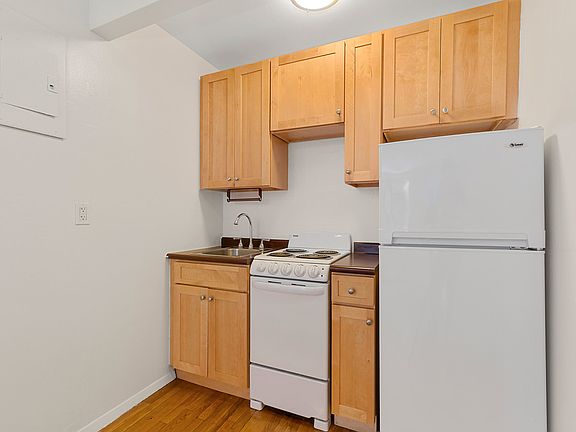 4th image of 434 W 19th St APT 7A