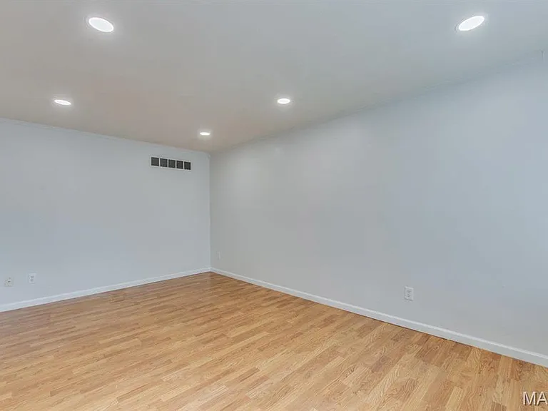 359 Palermo Dr — Photo 8