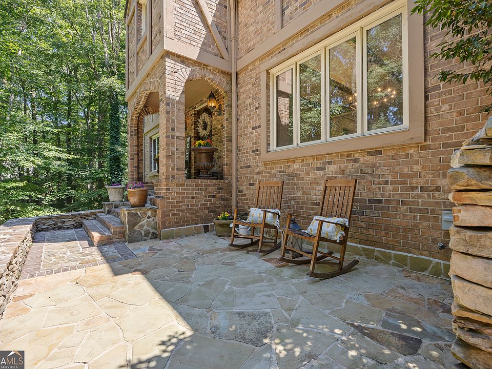 1st image of 430 Huntcliff Grn