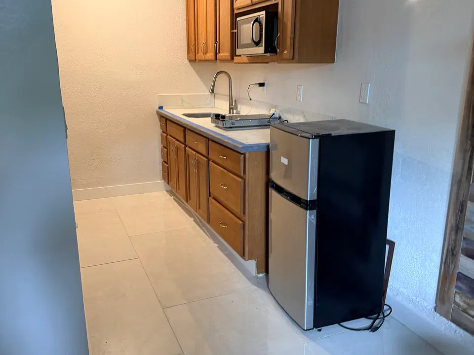 601 SW 76th Ter