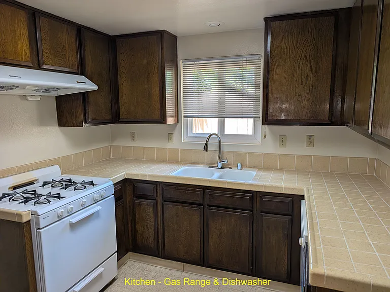 520 N Huntington Ave #B — Photo 7