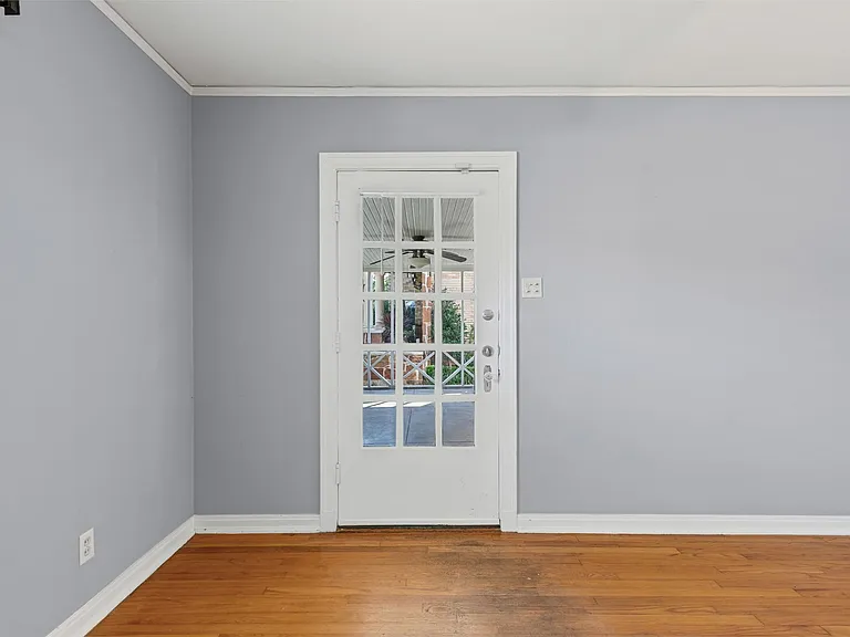 5834 Goodwin Ave — Photo 5