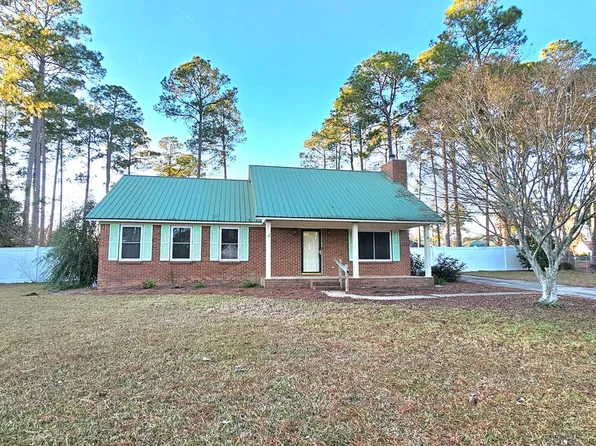 103 Capri Cir, Sylvester, GA 31791