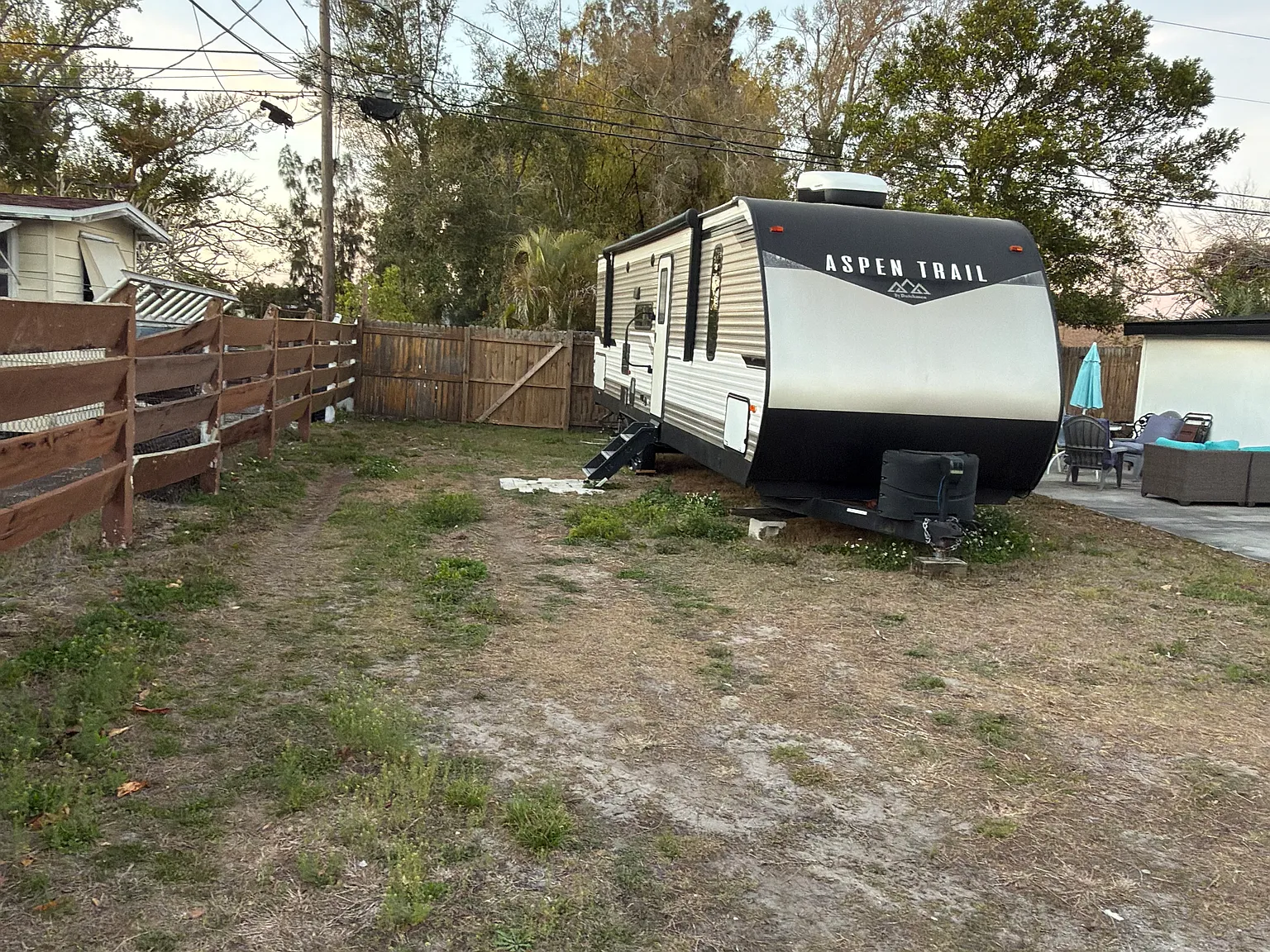 2 bed, 400 sqft, $1,300 — Photo 1