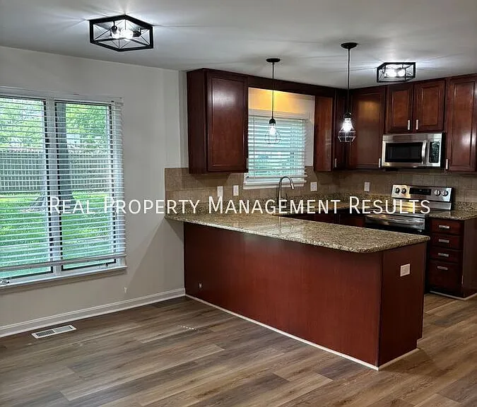 5041 E Sherwood Dr — Photo 3