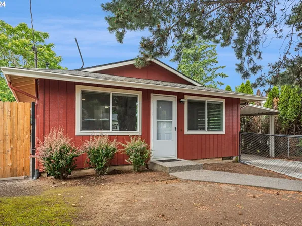 10445 SE Schiller St, Portland, OR 97266