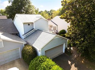 102 Pebble Ridge Ln, Winston Salem, NC 27104