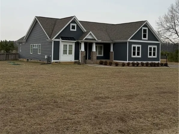 11232 Garland Park Ln, Hanover, VA 23069