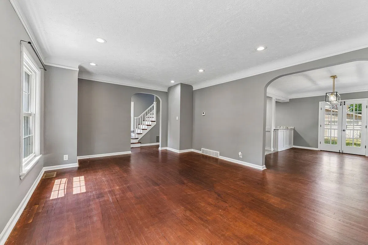 4 bed, 4.0 bath, 2112 sqft, $2,300 — Photo 4