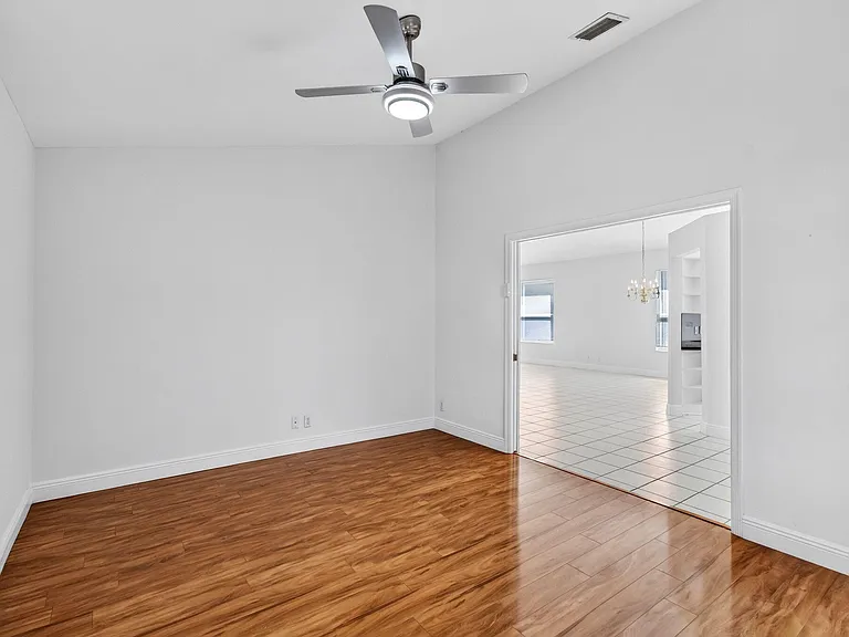 5225 Brookview Dr — Photo 13