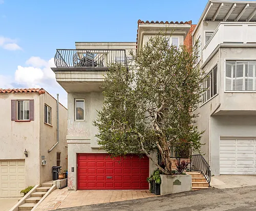 121 Marine Pl Photo 1