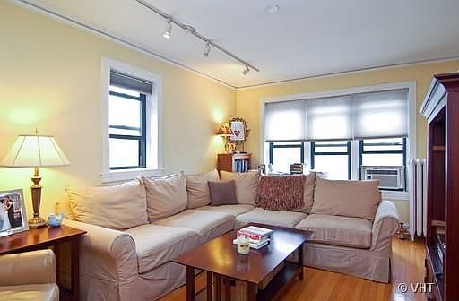 2nd image of 1154 W Lill Ave
